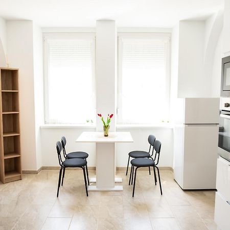 Winestone Corner Apartment Debreţin Exterior foto