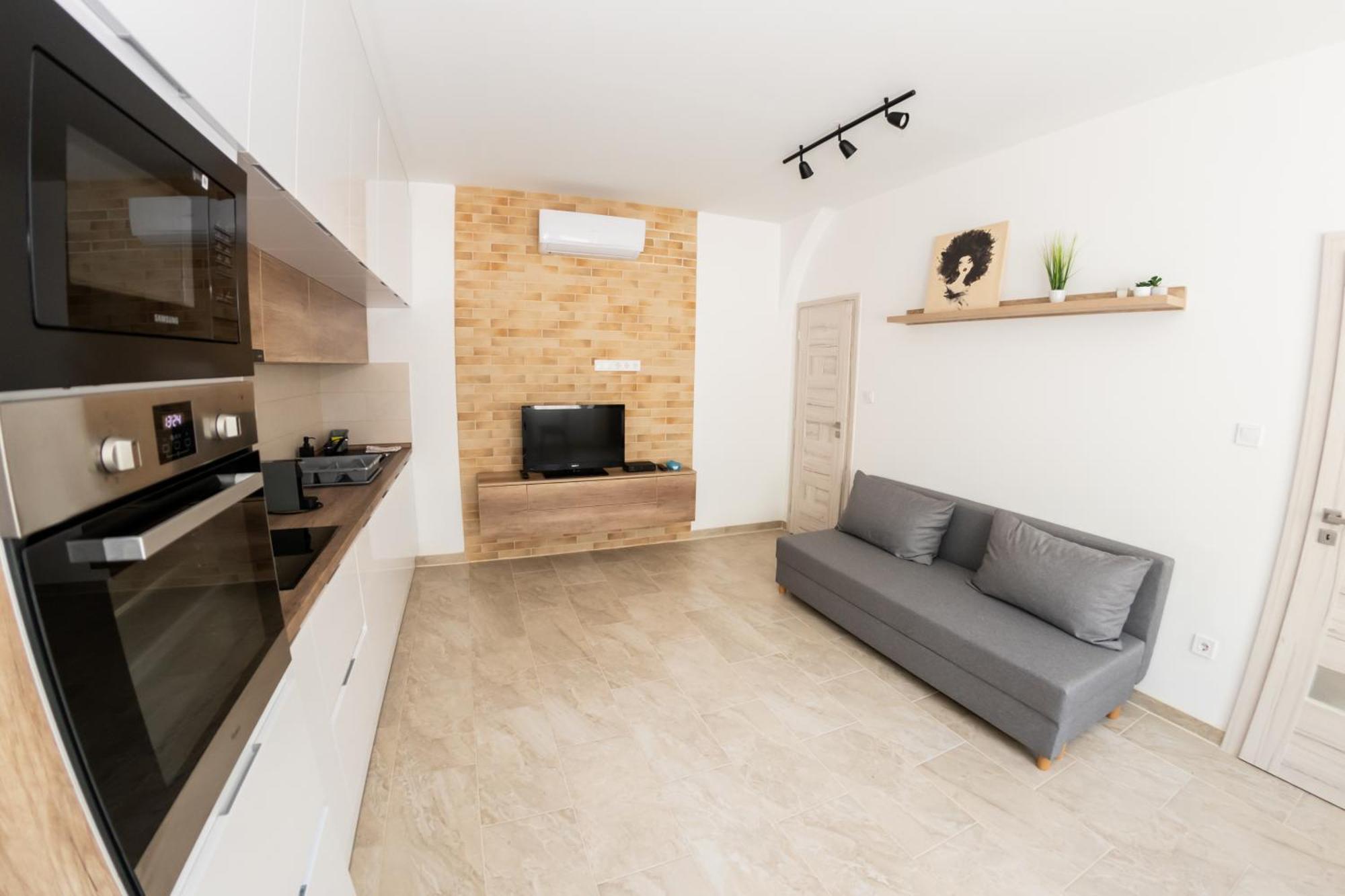 Winestone Corner Apartment Debreţin Exterior foto