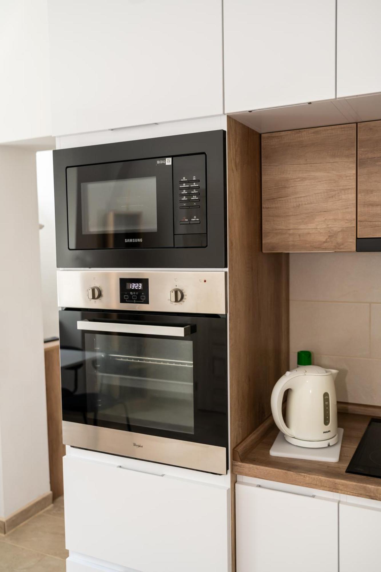 Winestone Corner Apartment Debreţin Exterior foto